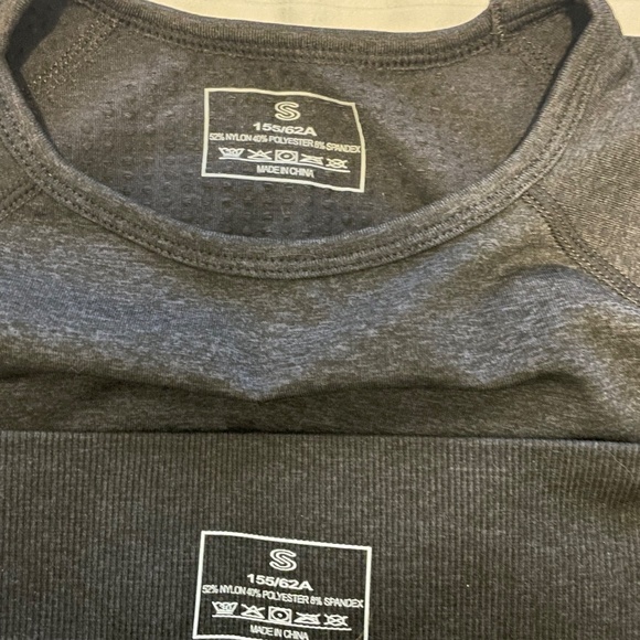 Amazon - Women Seamless Workout Outfit 2 Piece Set - Heather Grey/Dark Blue - Picture 3 of 6